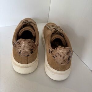 Steve madden suede casual tennis show sneaker